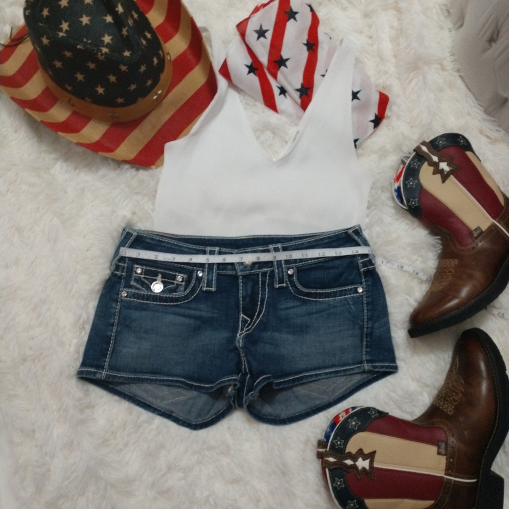 🔥 True Religion Disco Josie Big T shorts